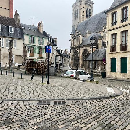 Apartament Petit F2 Fonctionnel Plein Centre Et Proche Gare Bourges Zewnętrze zdjęcie